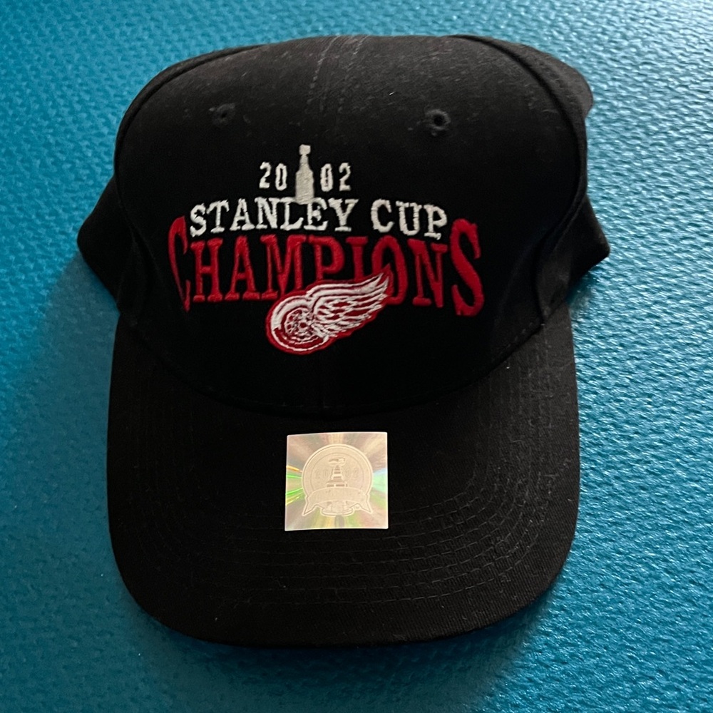 Black Stanley Cup Champions Cap red wings